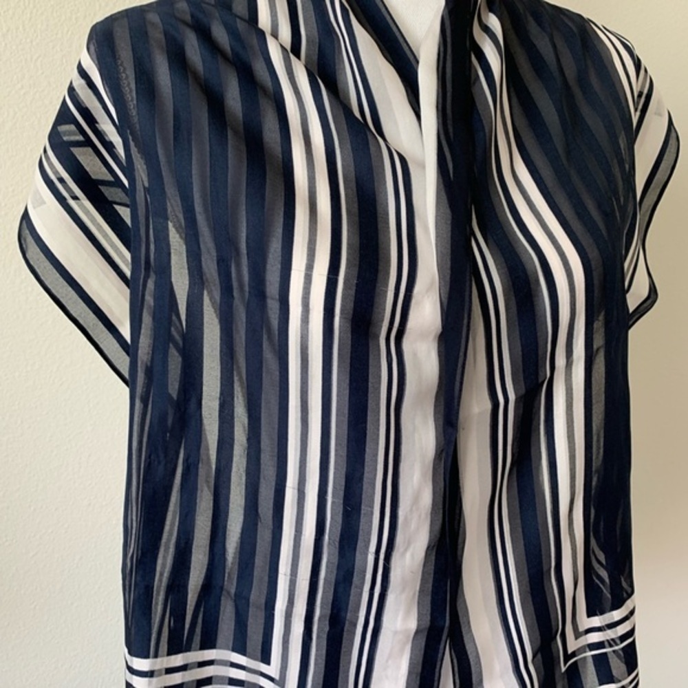 Scarf - Picture 1 of 6